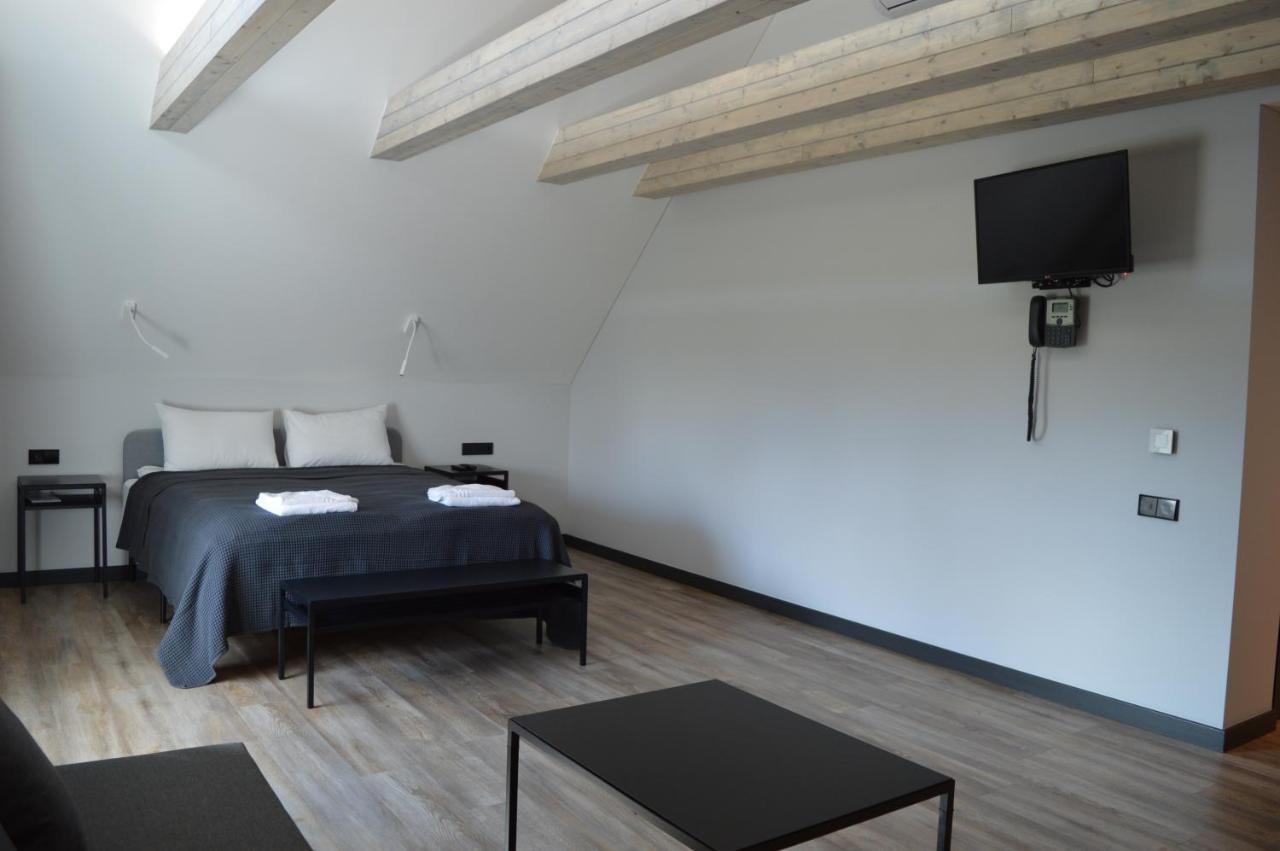 Baltas Gandras Hotel Naisiai Luaran gambar
